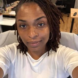 Meet your Posher, Leslie